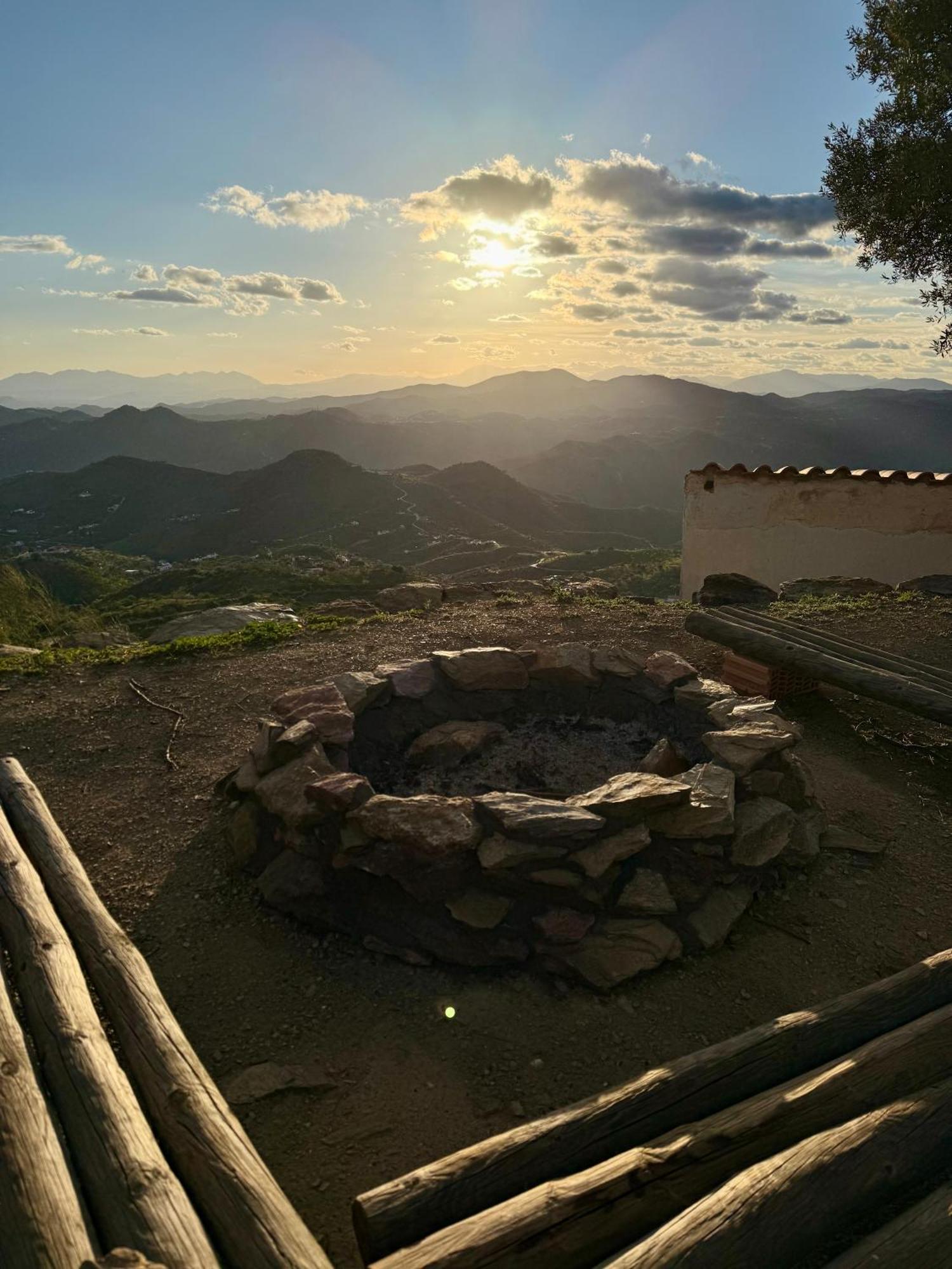 El Cielo, Cortijo En El Corazon De Las Montanas Malaga Bagian luar foto